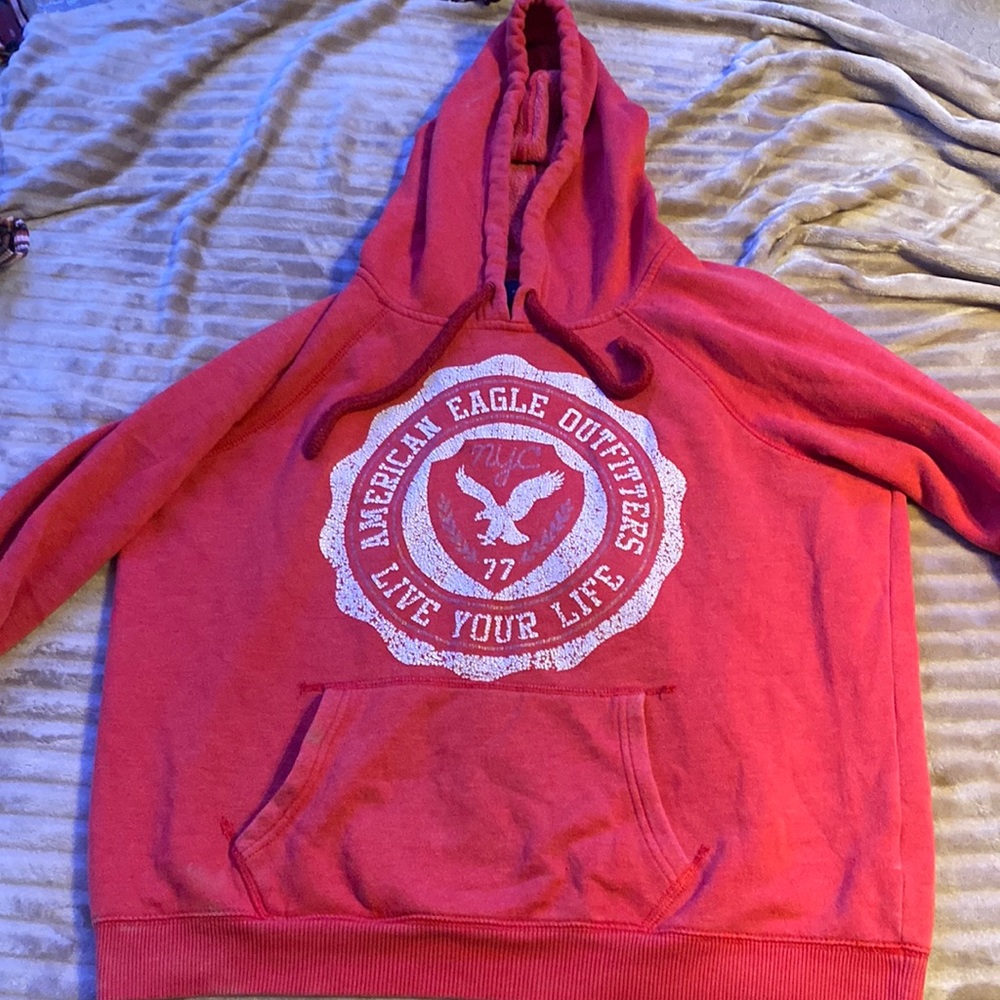 Pinkish red American eagle sweatshirt